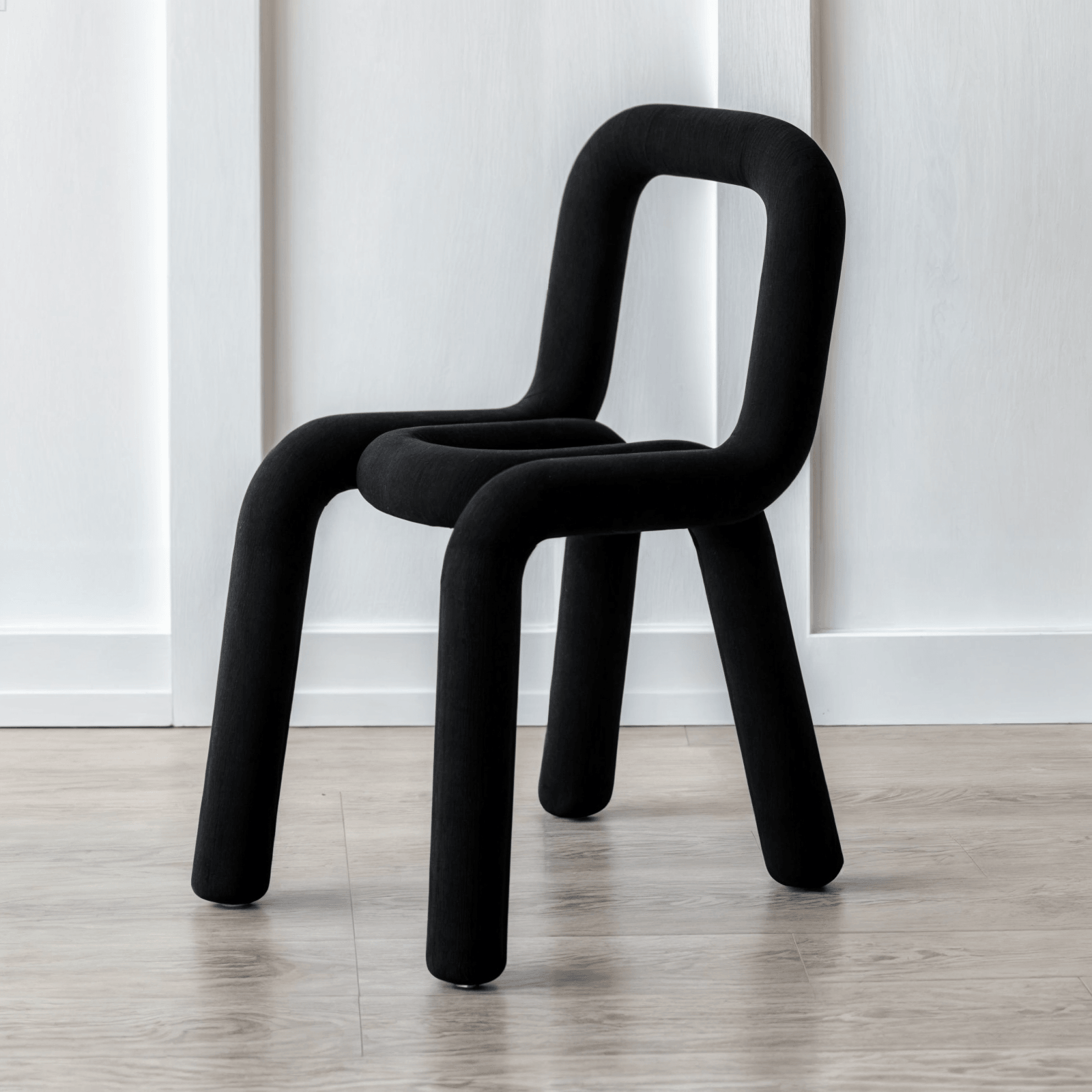 The Contemporary Chair Black