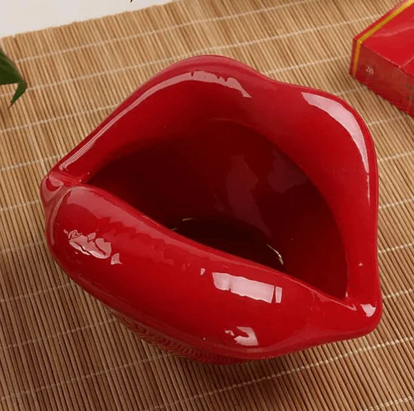 The Lips Ashtray