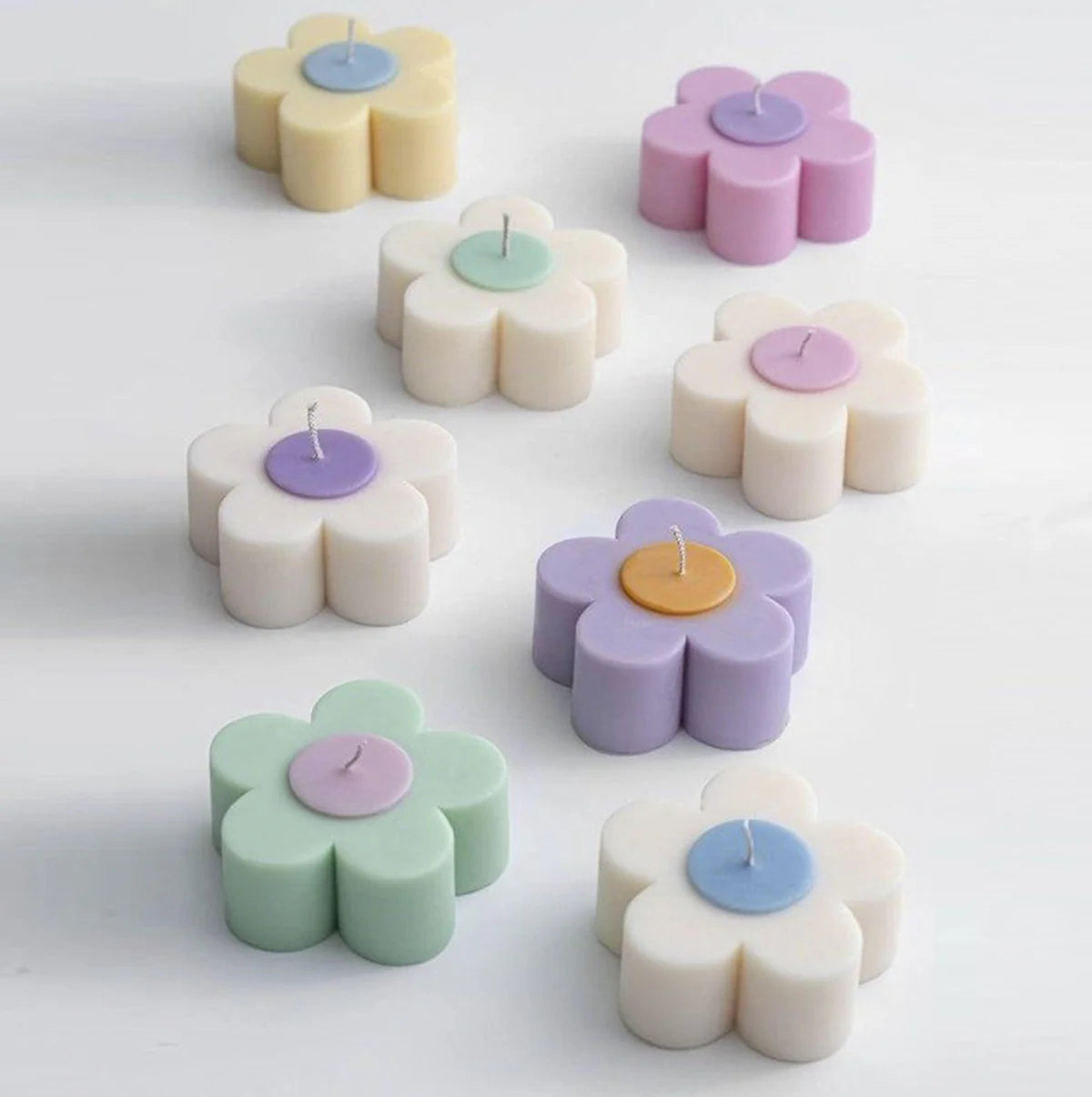 The Daisy Candle